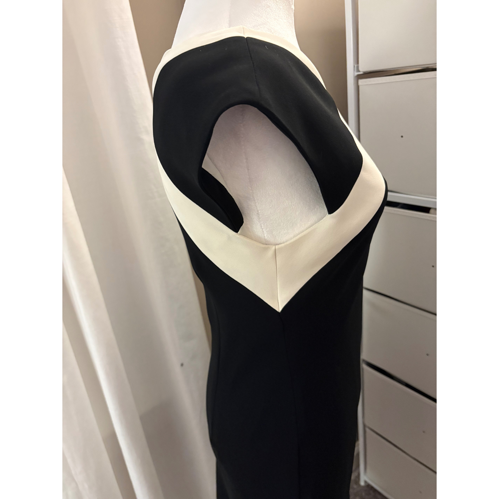 Amanda Smith Dress in Black - Picture 3 of 6